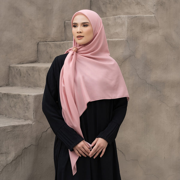 Hijab Polos Segi Empat Deenay Liza Matte Gold Syari Series (New Logo)
