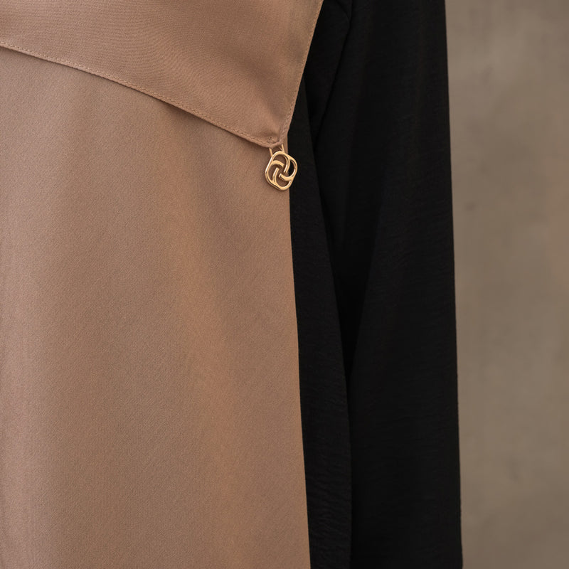 Hijab Polos Segi Empat Deenay Liza Matte Gold Syari Series (New Logo)