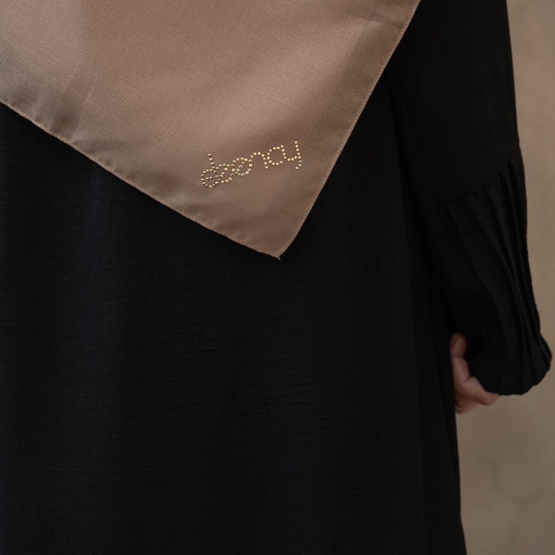 Hijab Polos Segi Empat Deenay Liza Matte Gold Syari Series (New Logo)