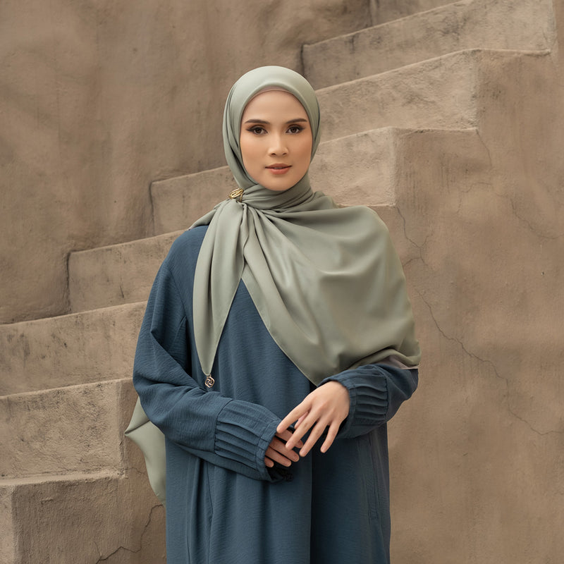 Hijab Polos Segi Empat Deenay Liza Matte Gold Syari Series (New Logo)