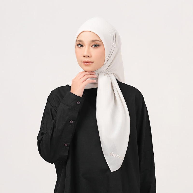 Hijab Polos Segi Empat Deenay Jasmine Series