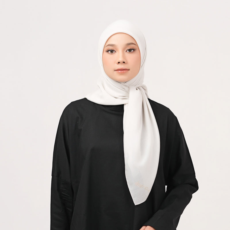 Hijab Polos Segi Empat Deenay Jasmine Series