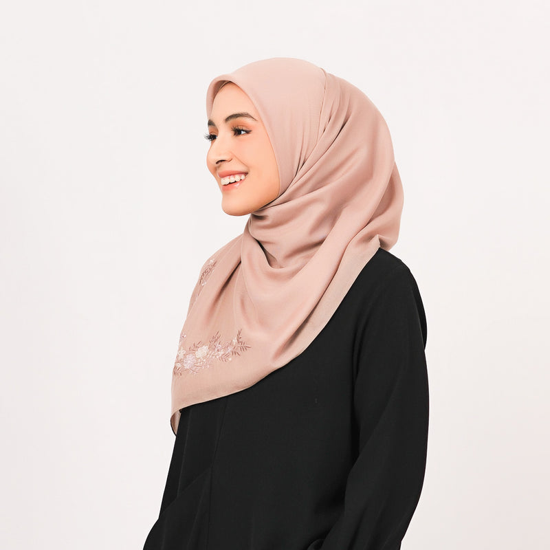 Hijab Polos Segi Empat Deenay Jasmine Series