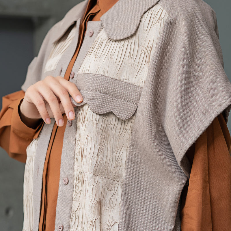 Pleated Vest Deenay Simplyzen Series