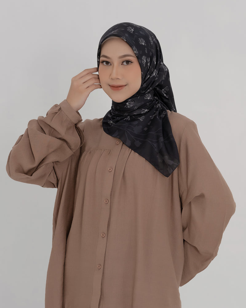 Hijab Motif Segi Empat Deenay Zana Series