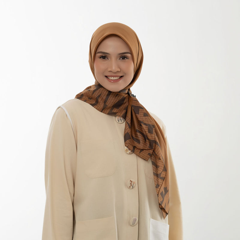 Hijab Motif Segi Empat Deenay Jada Series