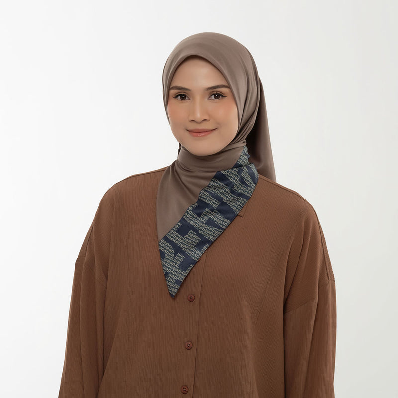 Hijab Motif Segi Empat Deenay Jada Series