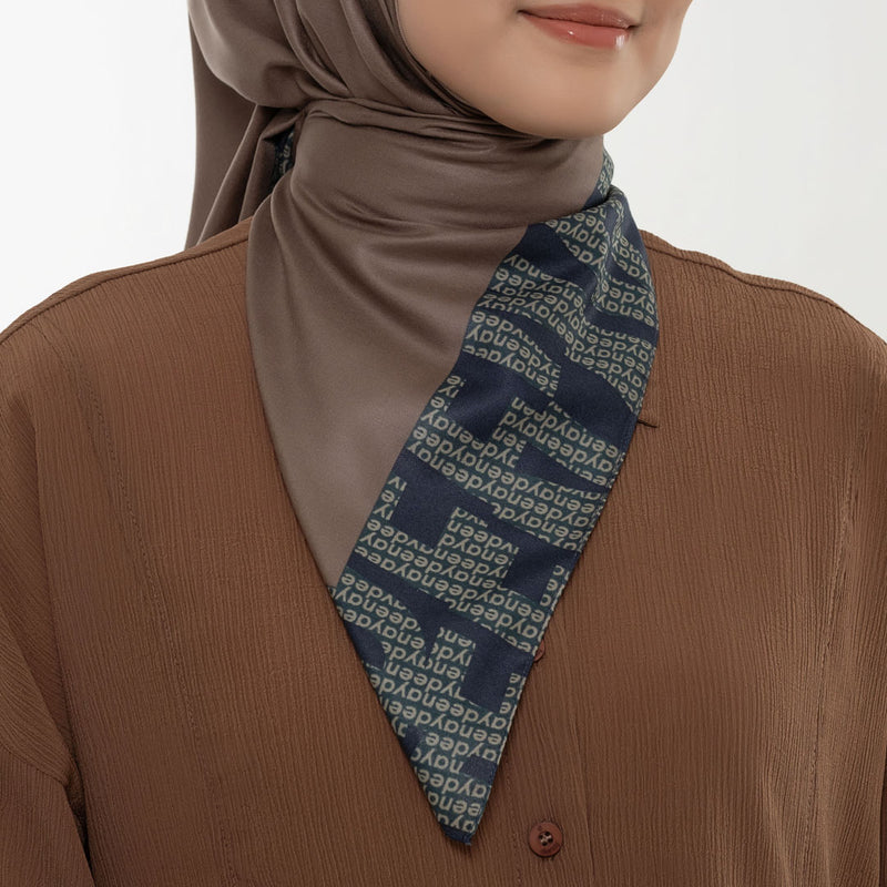 Hijab Motif Segi Empat Deenay Jada Series