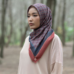 Hijab Motif Segi Empat Deenay Chana Series