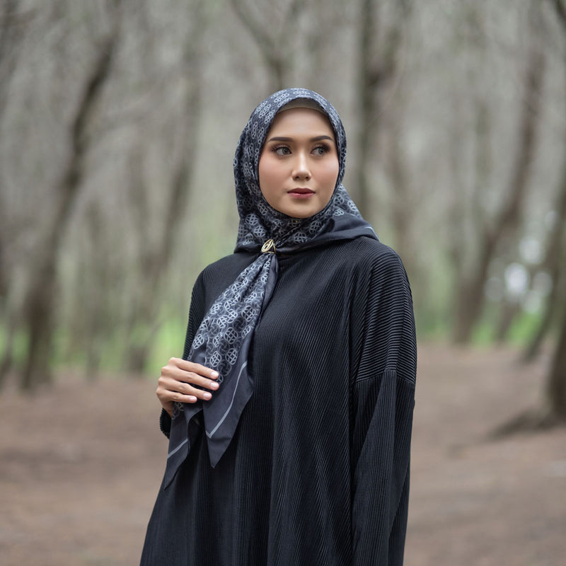 Hijab Motif Segi Empat Deenay Chana Series