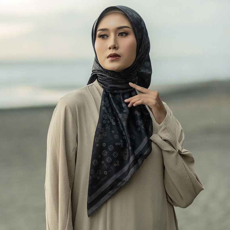 Hijab Motif Segi Empat Deenay Yumna Series