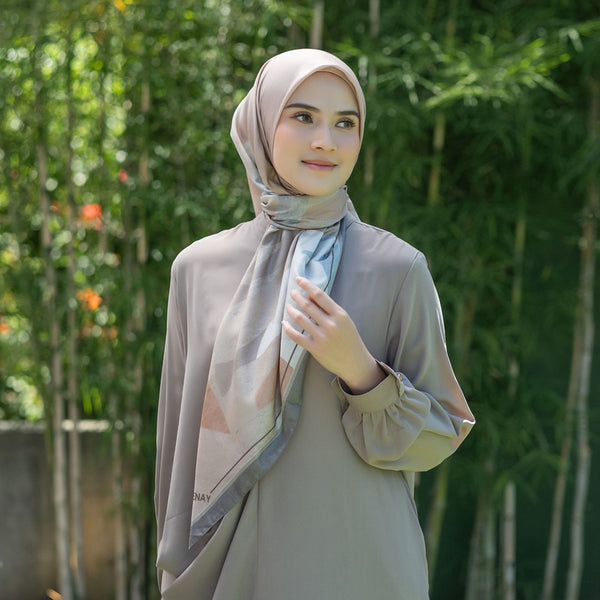 Hijab Motif Segi Empat Deenay Erina Series
