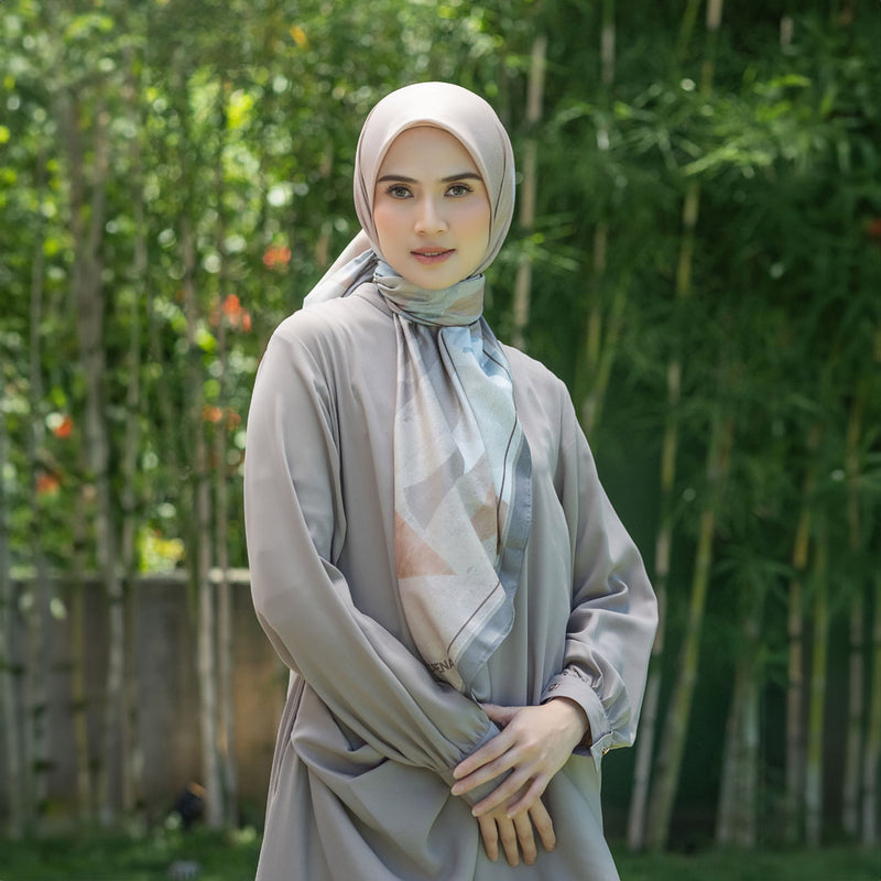 Hijab Motif Segi Empat Deenay Erina Series