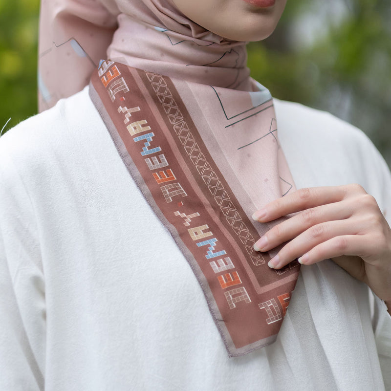 Hijab Motif Segi Empat Deenay Olydia Series