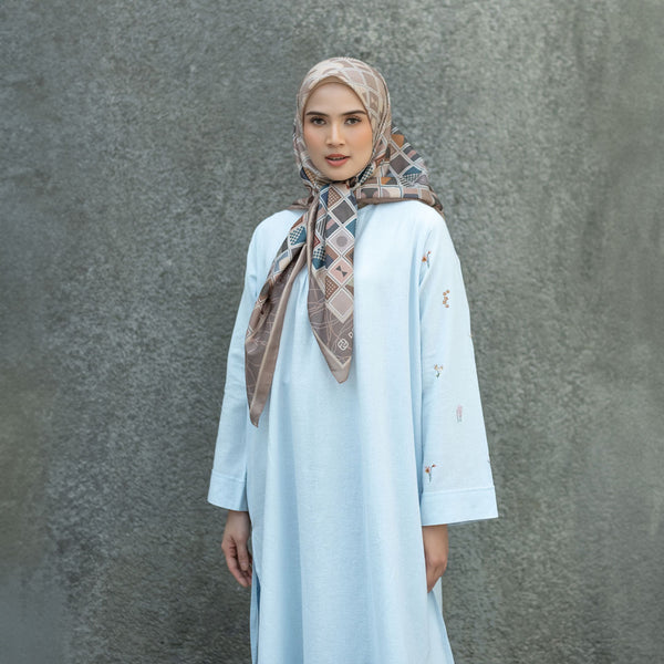 Hijab Motif Segi Empat Deenay Arisha Series