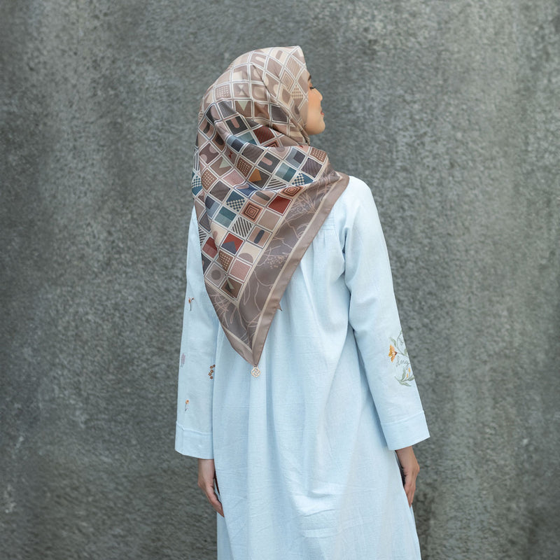 Hijab Motif Segi Empat Deenay Arisha Series