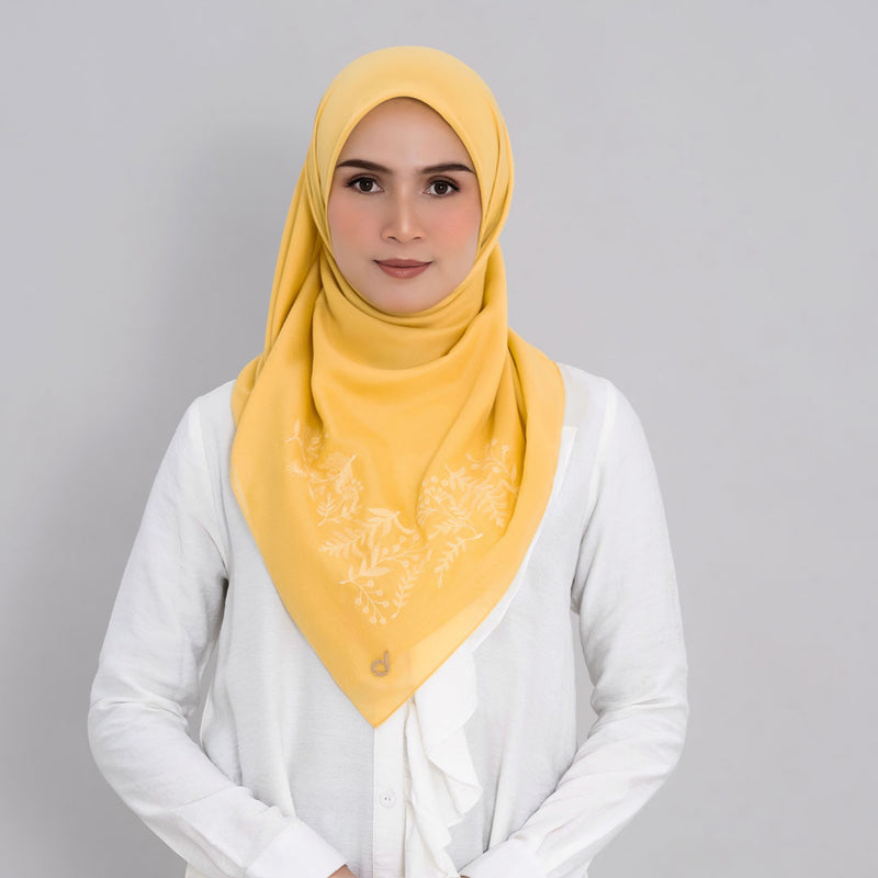 HIJAB DEENAY MOTIF SEGI EMPAT AZZEZA SERIES