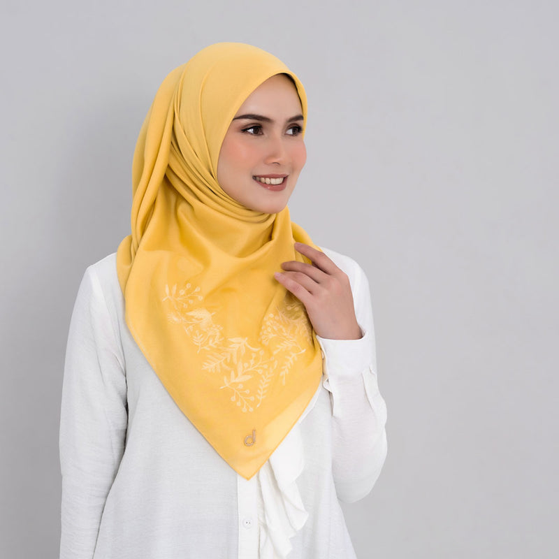 HIJAB DEENAY MOTIF SEGI EMPAT AZZEZA SERIES