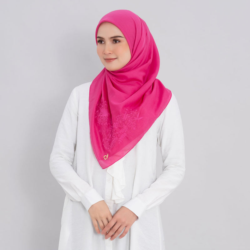 HIJAB DEENAY MOTIF SEGI EMPAT AZZEZA SERIES