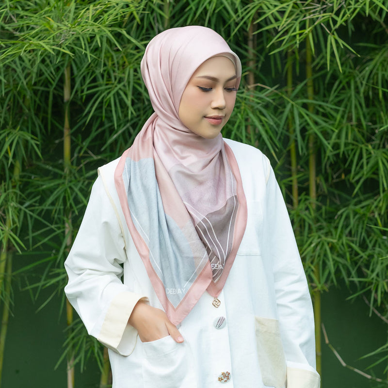 Hijab Motif Segi Empat Deenay Erina Series