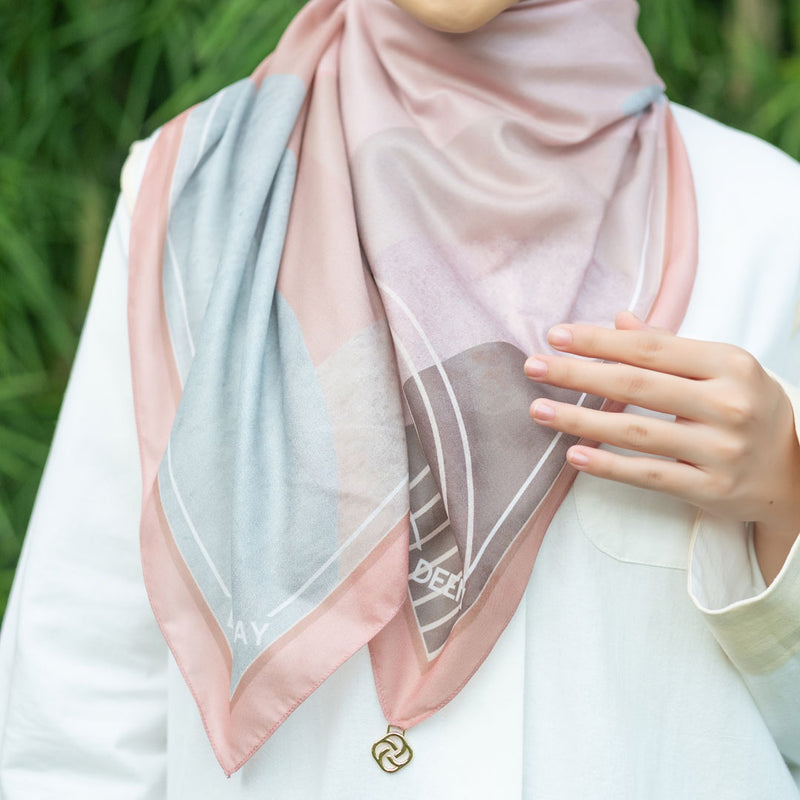 Hijab Motif Segi Empat Deenay Erina Series