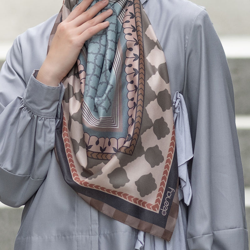 Hijab Motif Segi Empat Deenay Kiyana Series