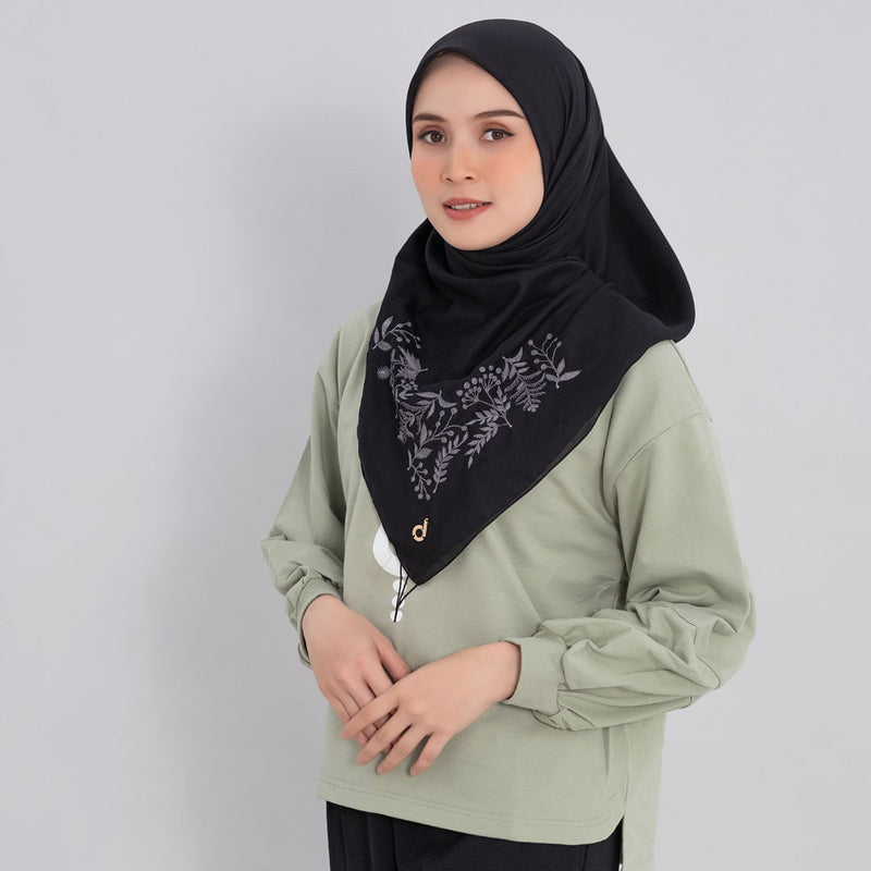 HIJAB DEENAY MOTIF SEGI EMPAT AZZEZA SERIES