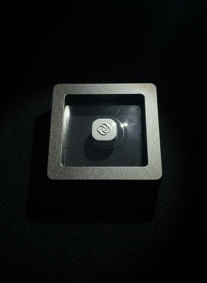 DEENAY SQUARE MAGNETIC PIN