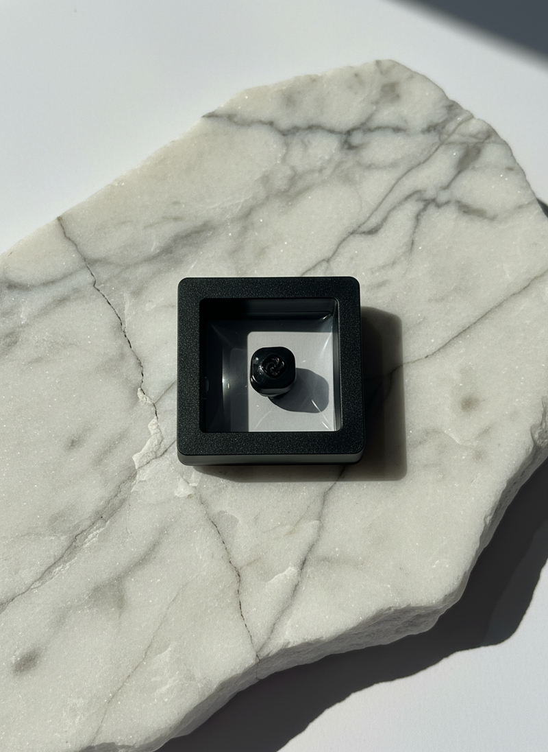 DEENAY SQUARE MAGNETIC PIN