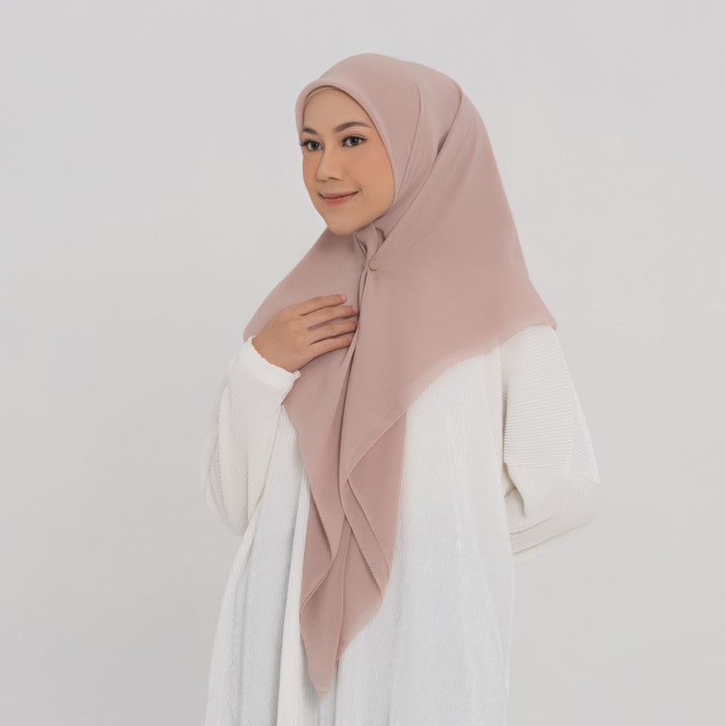 HIJAB POLOS SEGI EMPAT DENAY SEVILLE SERIES