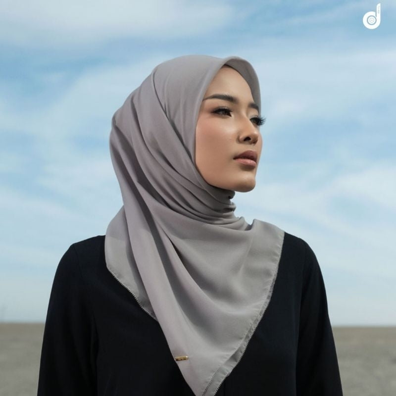 HIJAB POLOS SEGI EMPAT DENAY SEVILLE SERIES