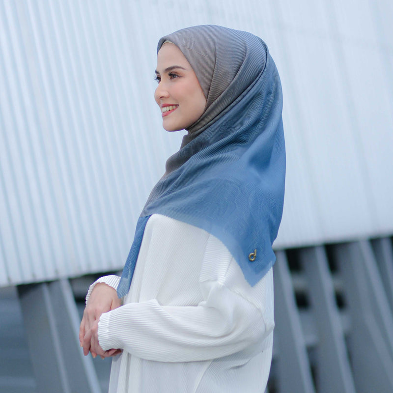 HIJAB DEENAY X SYAGINI PIXEL BLUE