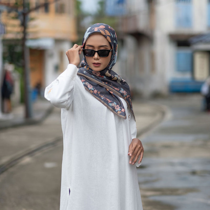Hijab Motif Segi Empat Deenay Donna Series