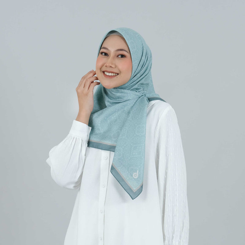 HIJAB DEENAY KARA TOSCA